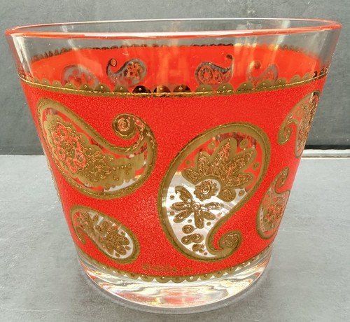 Red paisley gold vintage - red,